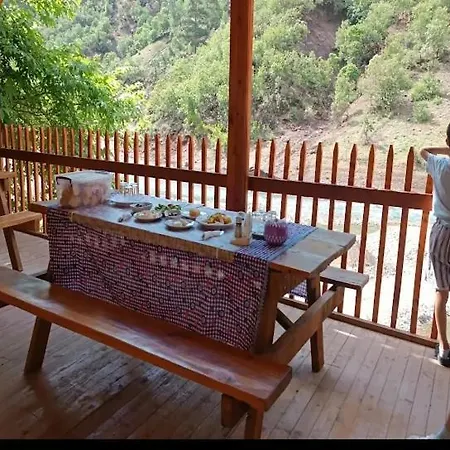 Kapuzbaşı şelaleleri Uçar *