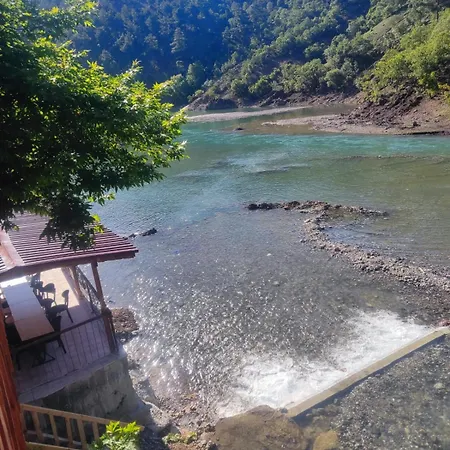 Kapuzbaşı şelaleleri Uçar