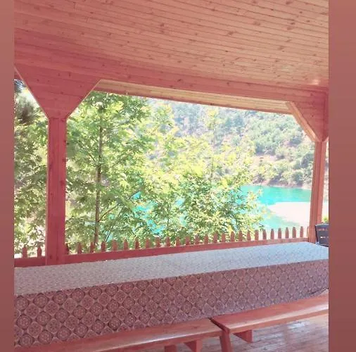 Kapuzbasi Selaleleri Ucar Habitación en casa particular *