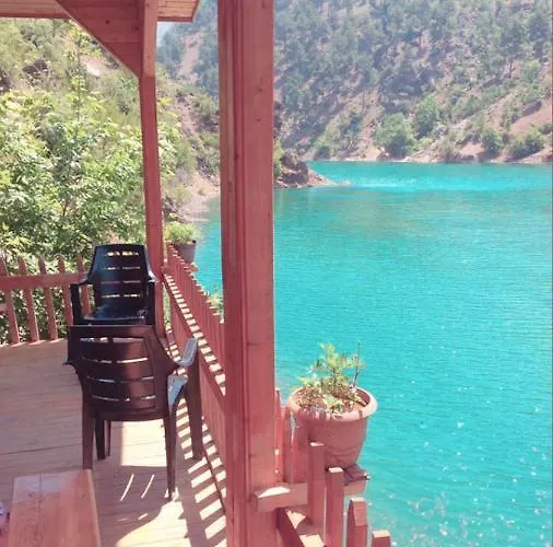 Kapuzbasi Selaleleri Ucar