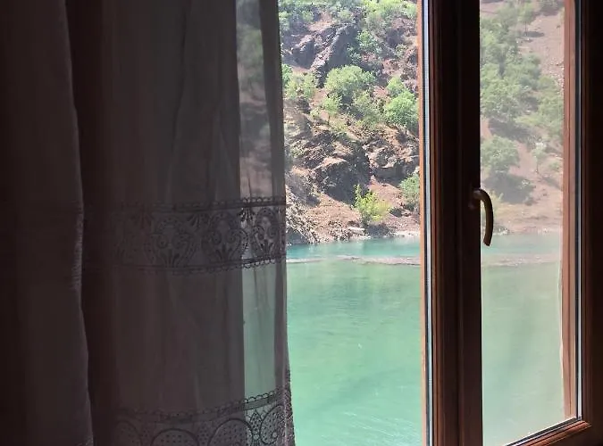 Kapuzbasi Selaleleri Ucar Habitación en casa particular *