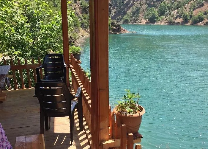 Kapuzbasi Selaleleri Ucar Habitación en casa particular