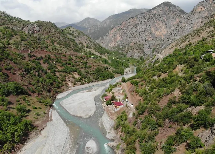 Kapuzbasi Selaleleri Ucar