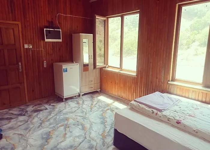 Kapuzbasi Selaleleri Ucar Habitación en casa particular *